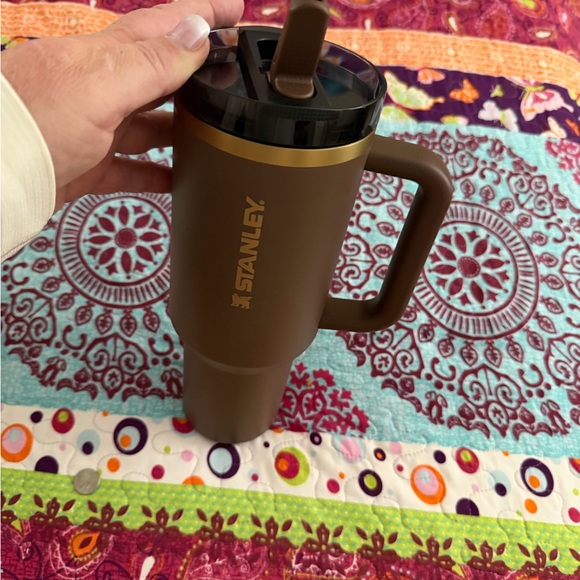 Stanley Pro Quencher 40 oz - Picture 2 of 5